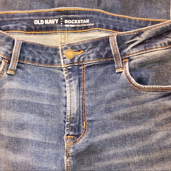 Old Navy rockstar mid rise size 10 distressed jean - Picture 4 of 7